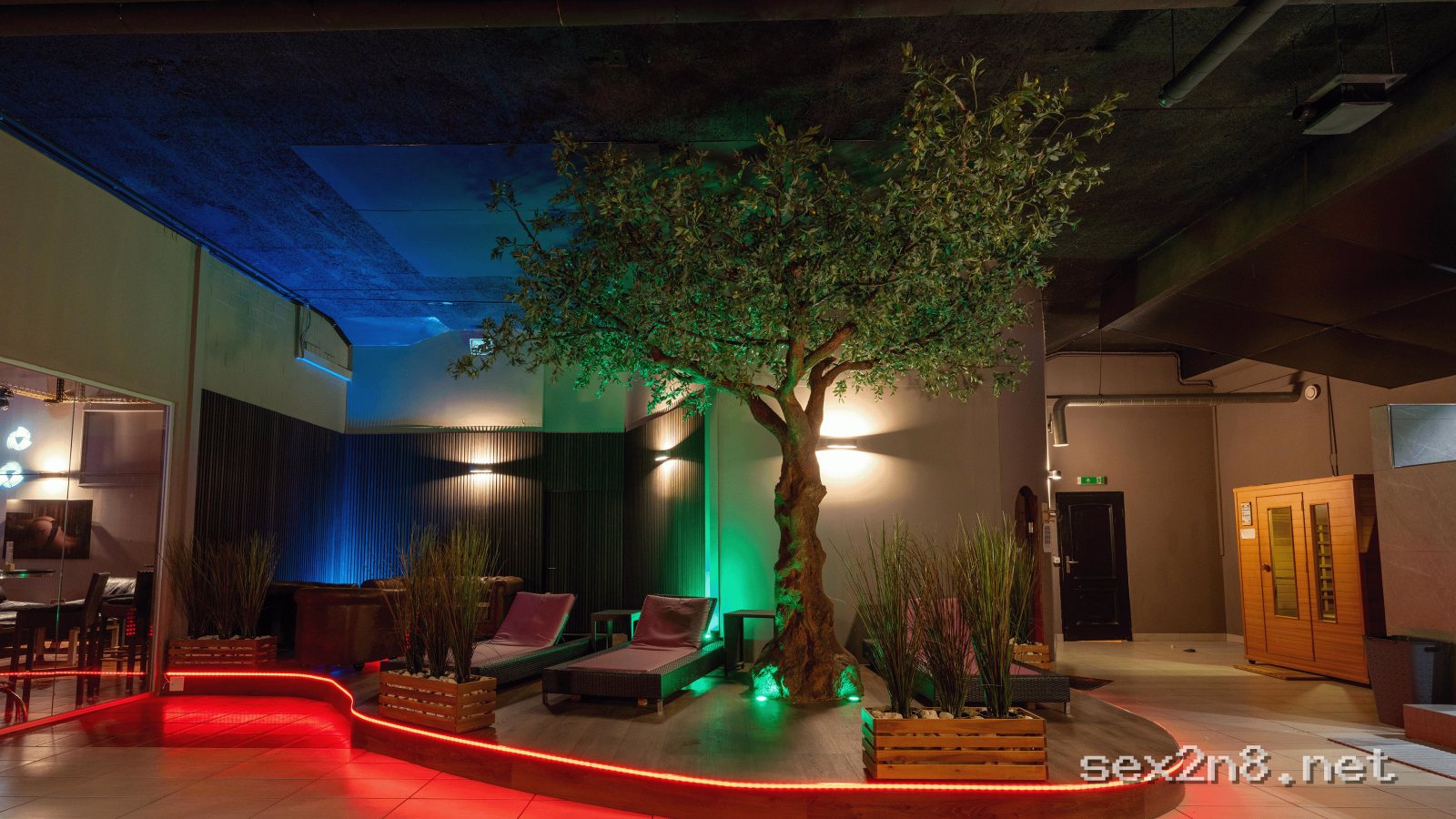 Sex Park – Wellness, Pool & Sauna